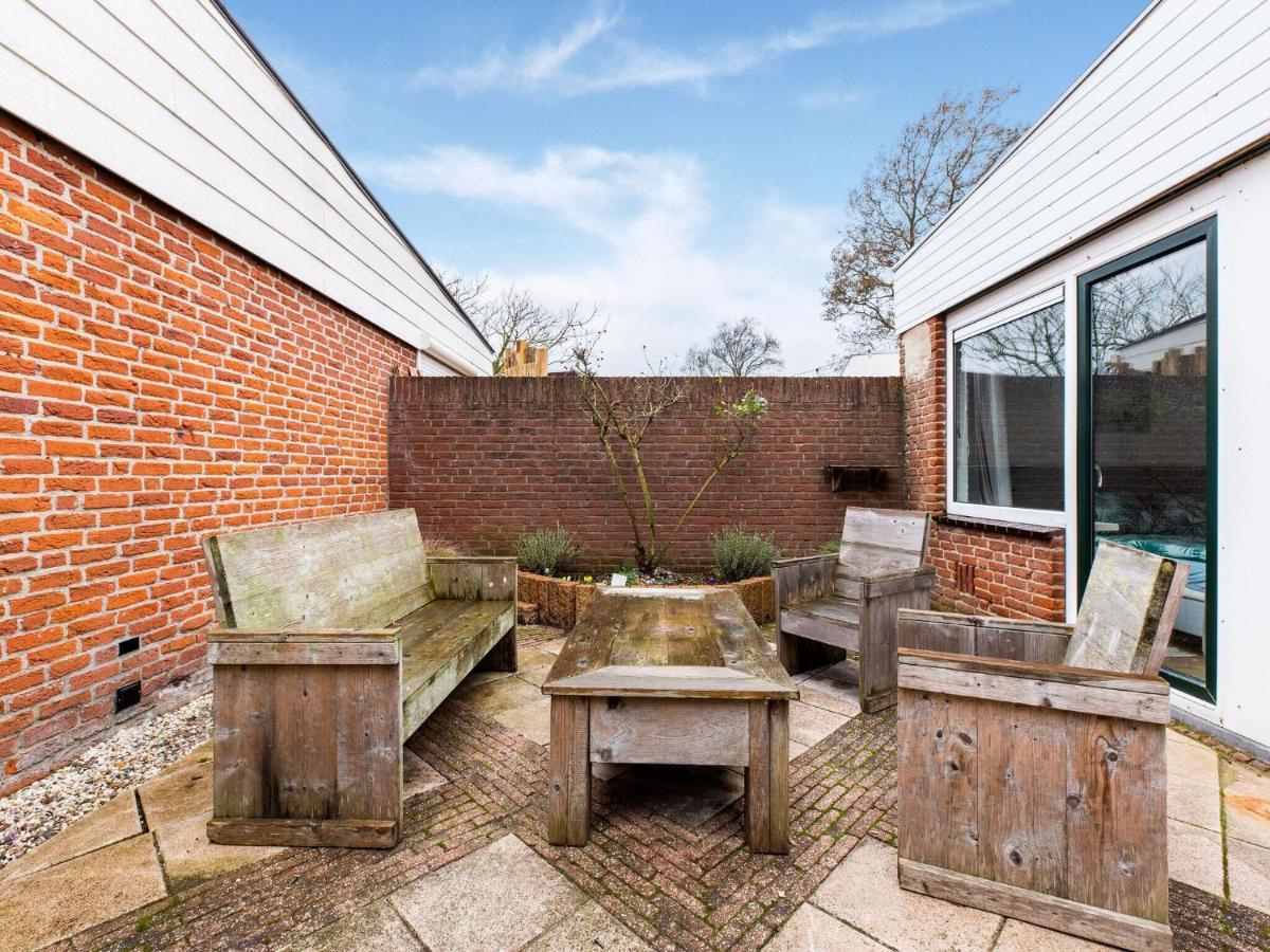 Endearing Holiday Home In Noordwijkerhout With Garden Bbq Bagian luar foto