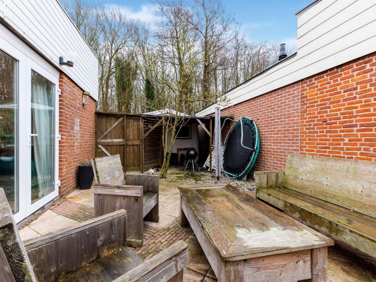 Endearing Holiday Home In Noordwijkerhout With Garden Bbq Bagian luar foto