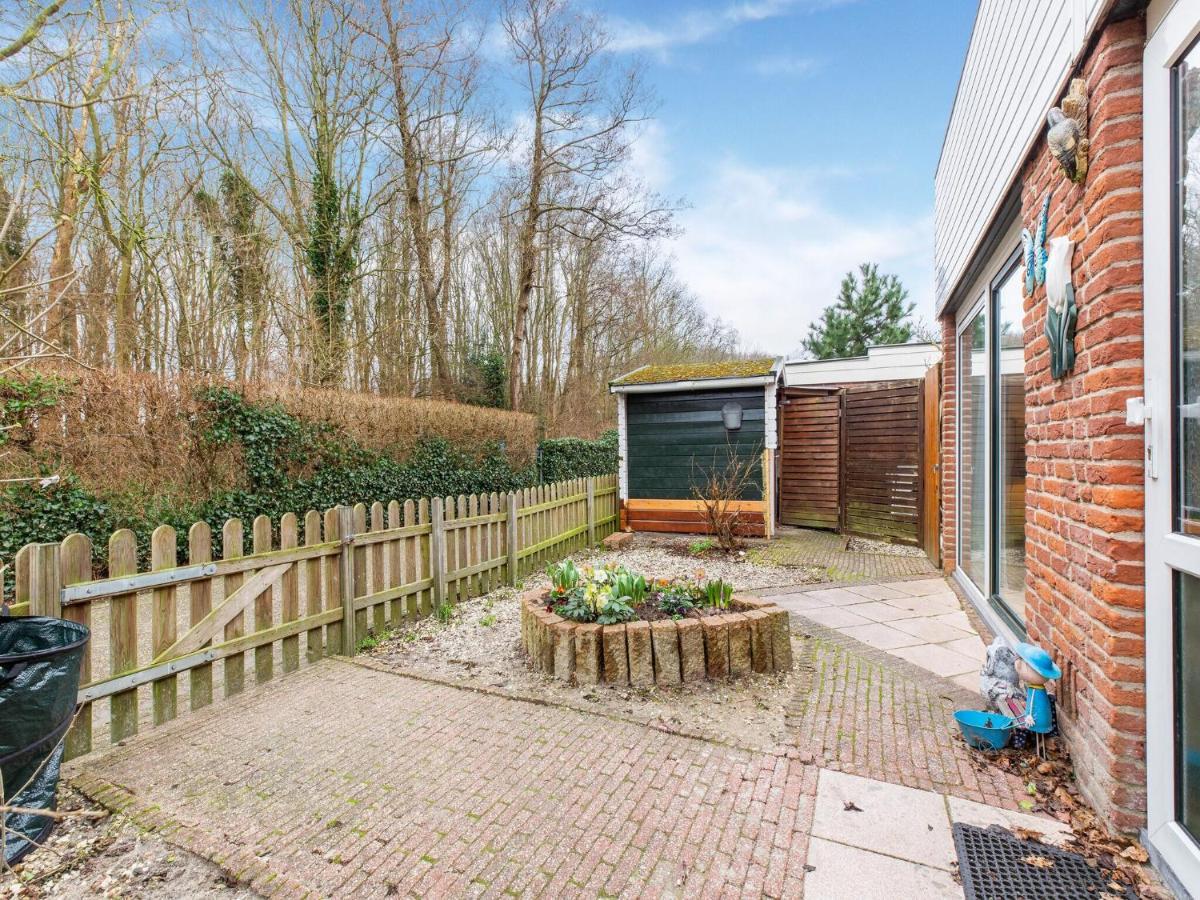 Endearing Holiday Home In Noordwijkerhout With Garden Bbq Bagian luar foto